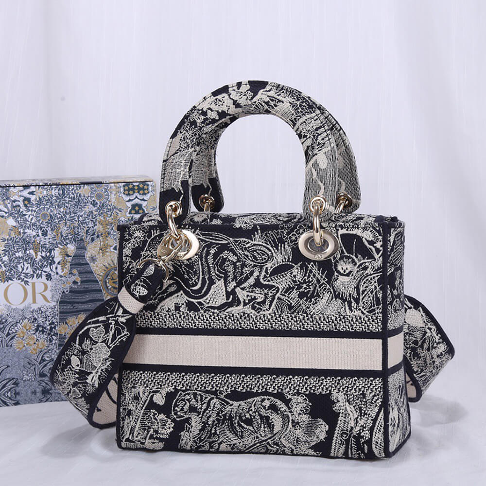 Dior MEDIUM LADY D-LITE BAG