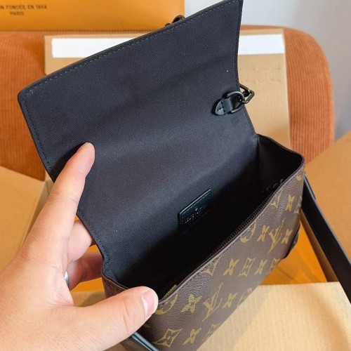 Louis Vuitton Steamer  Wearable Wallet