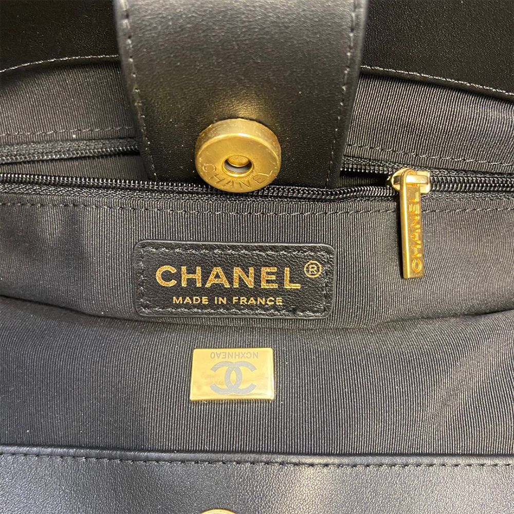 CHANEL SHOPPING BAG