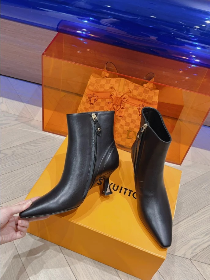 LOUIS VUITTON SPARKLE ANKLE BOOT – WLS001