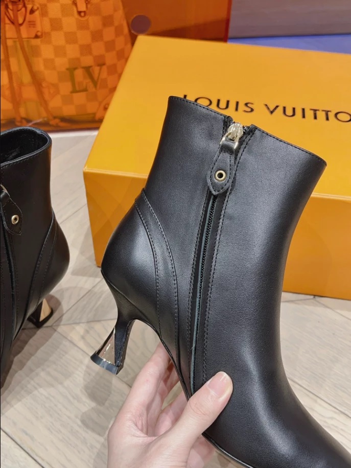 LOUIS VUITTON SPARKLE ANKLE BOOT – WLS001