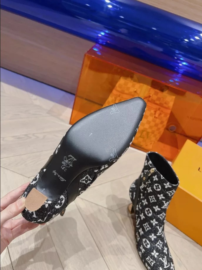 LOUIS VUITTON SPARKLE ANKLE BOOT – WLS003