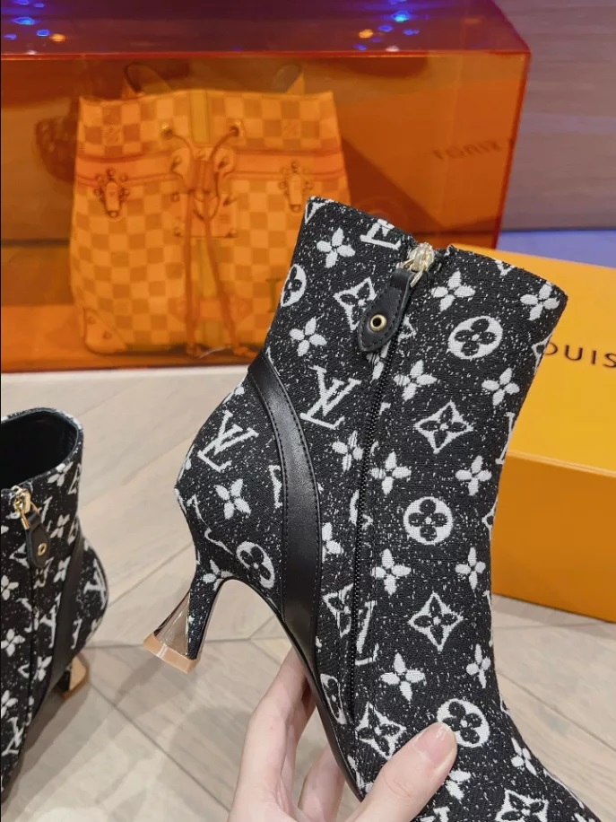 LOUIS VUITTON SPARKLE ANKLE BOOT – WLS003