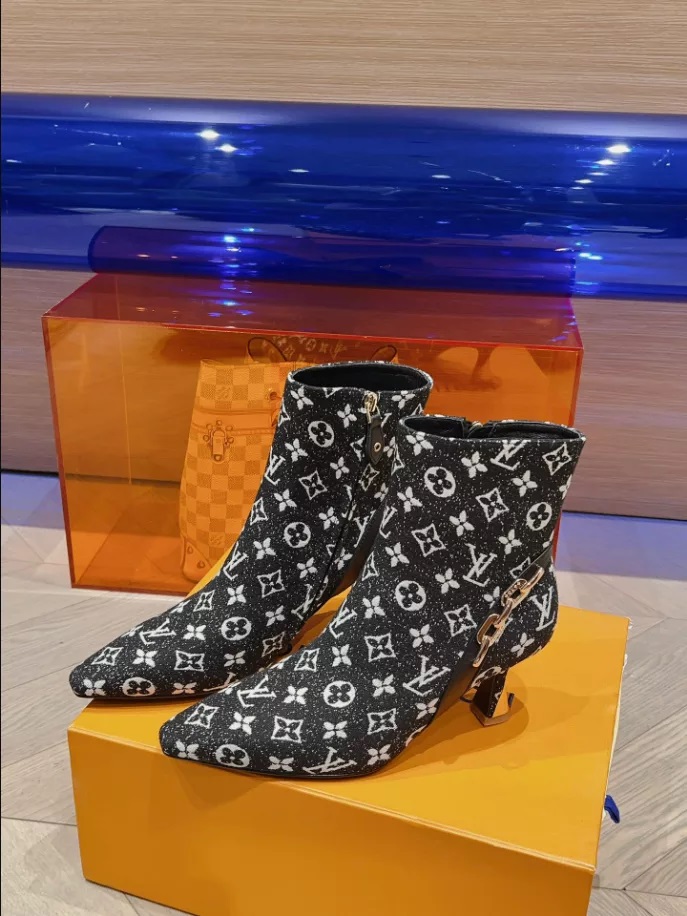 LOUIS VUITTON SPARKLE ANKLE BOOT – WLS003