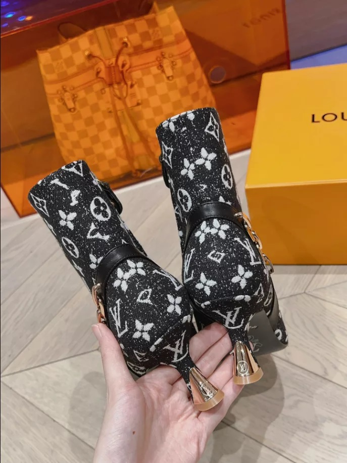 LOUIS VUITTON SPARKLE ANKLE BOOT – WLS003