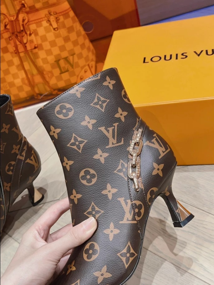 LOUIS VUITTON SPARKLE ANKLE BOOT – WLS004