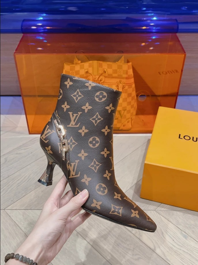 LOUIS VUITTON SPARKLE ANKLE BOOT – WLS004