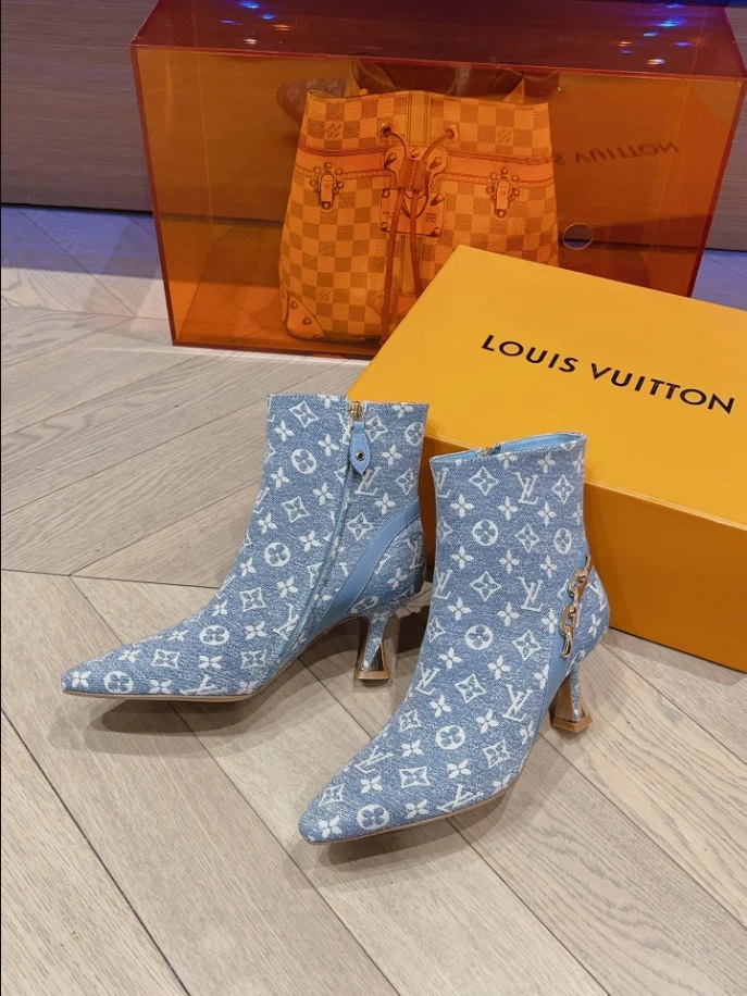 LOUIS VUITTON SPARKLE ANKLE BOOT – WLS005