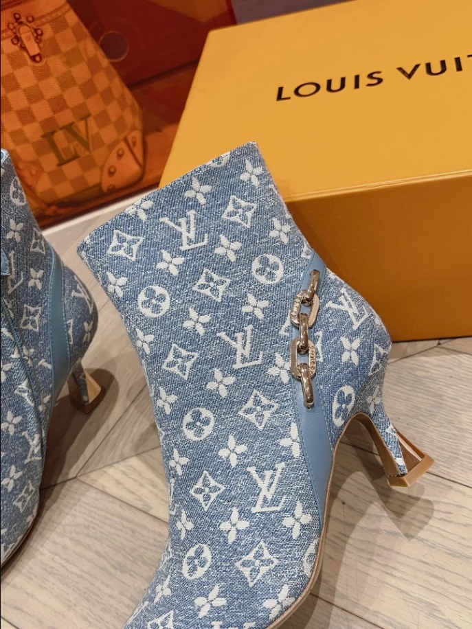 LOUIS VUITTON SPARKLE ANKLE BOOT – WLS005