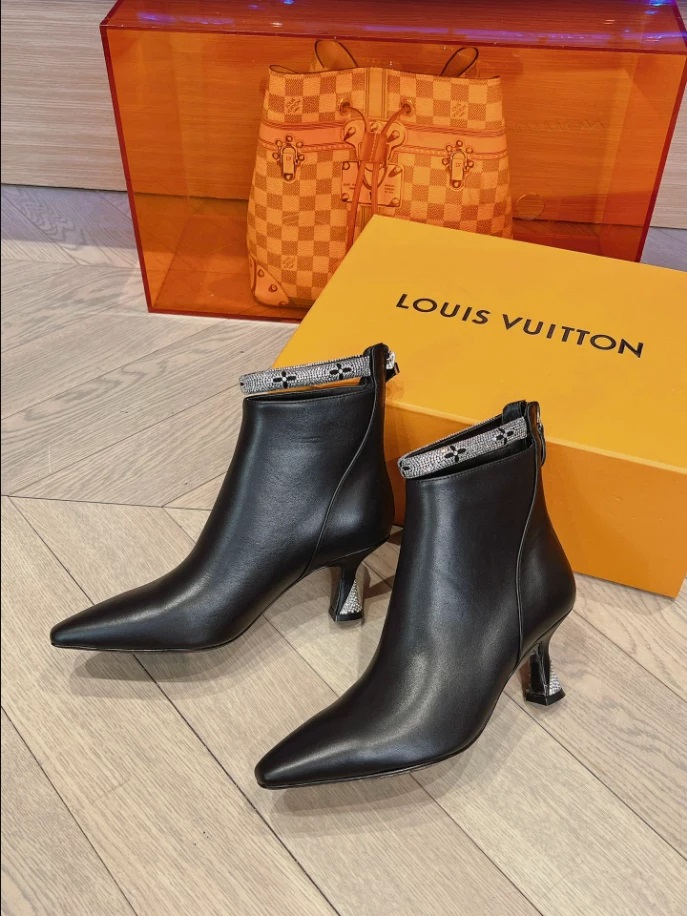 LOUIS VUITTON SPARKLE ANKLE BOOT – WLS006