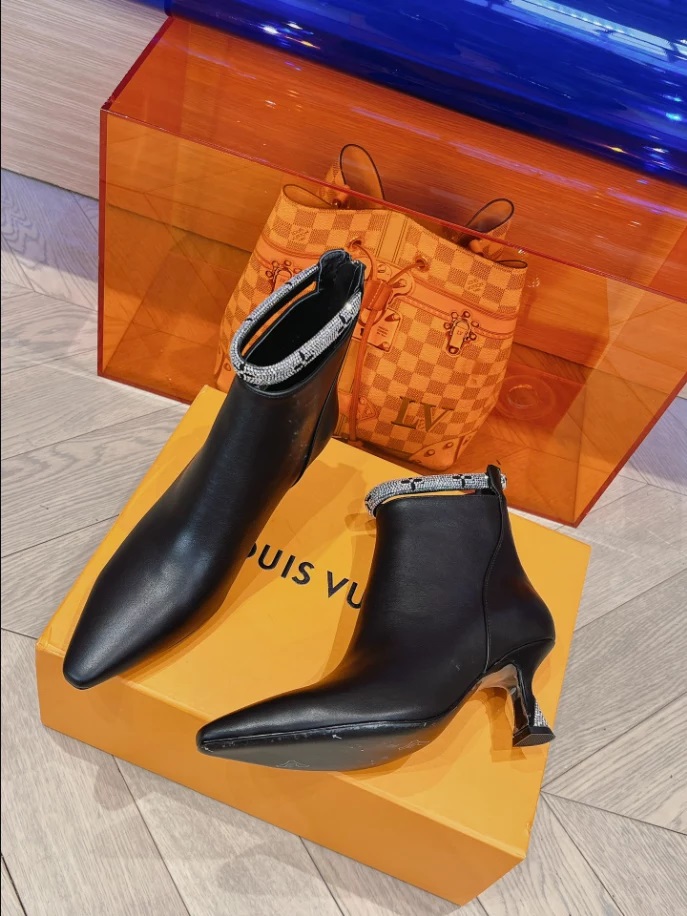 LOUIS VUITTON SPARKLE ANKLE BOOT – WLS006