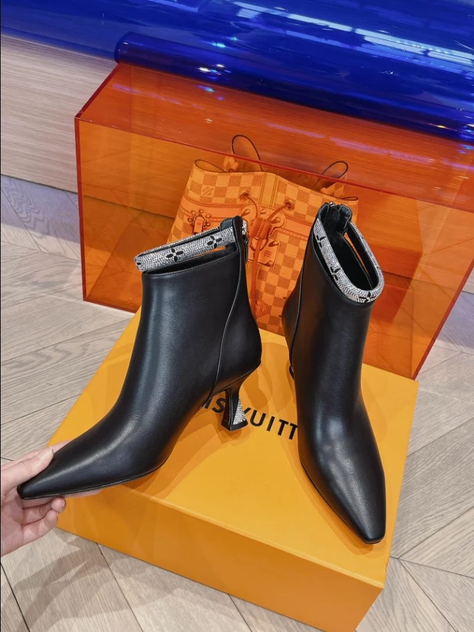 LOUIS VUITTON SPARKLE ANKLE BOOT – WLS006