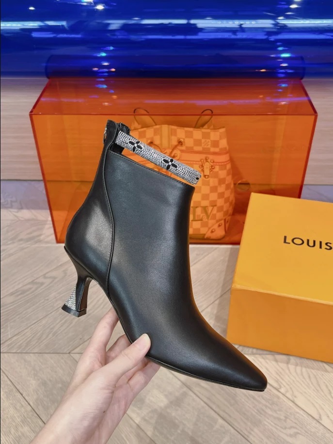 LOUIS VUITTON SPARKLE ANKLE BOOT – WLS006