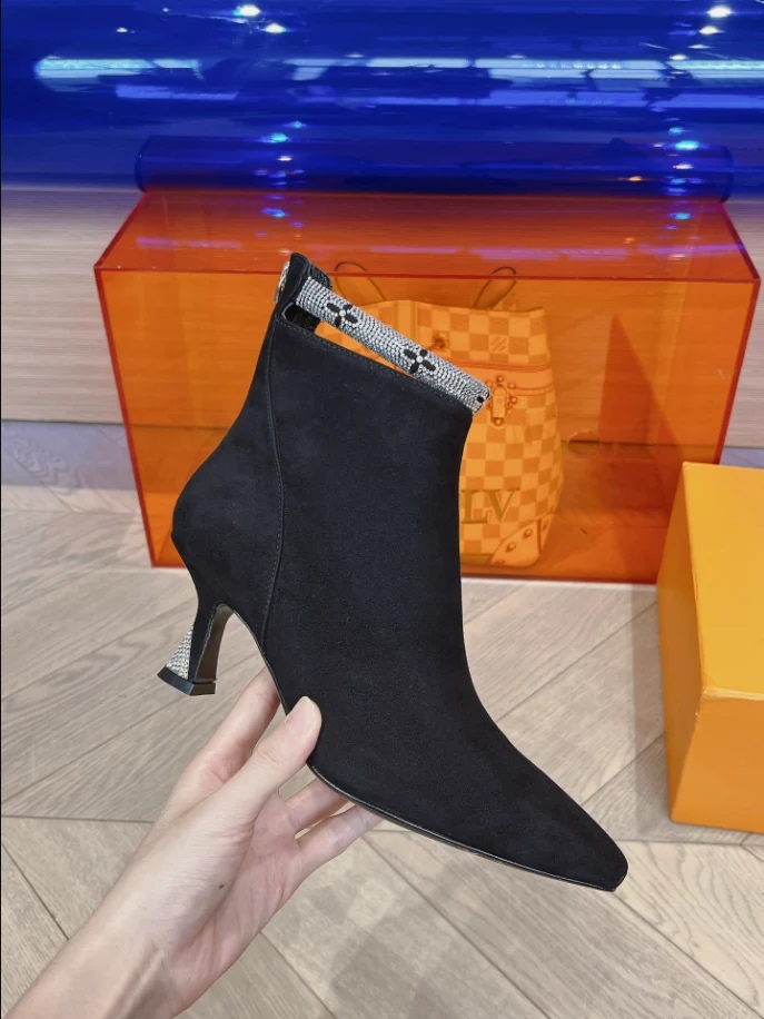 LOUIS VUITTON SPARKLE ANKLE BOOT – WLS008