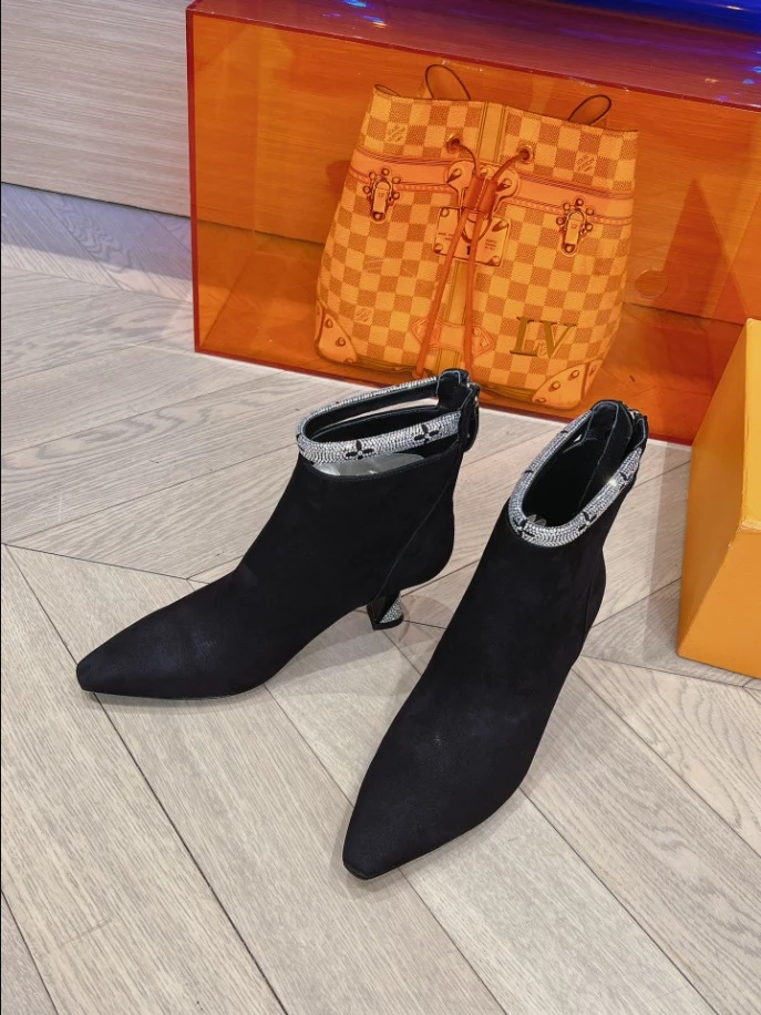 LOUIS VUITTON SPARKLE ANKLE BOOT – WLS008