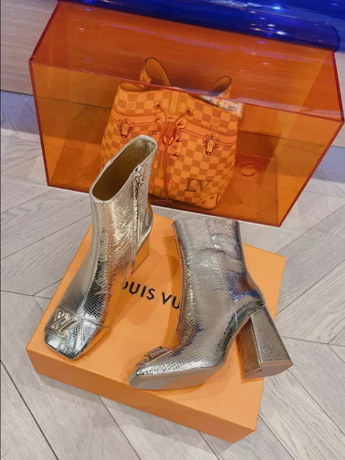 LOUIS VUITTON SHAKE ANKLE BOOT – WLS016