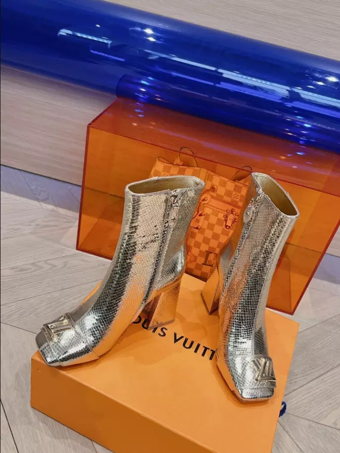 LOUIS VUITTON SHAKE ANKLE BOOT – WLS016