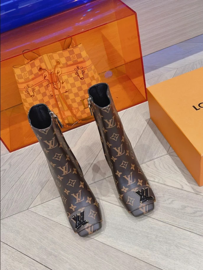 LOUIS VUITTON SHAKE ANKLE BOOT – WLS021