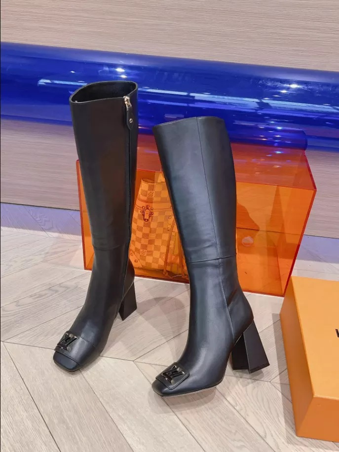 LOUIS VUITTON BOOT – WLS022