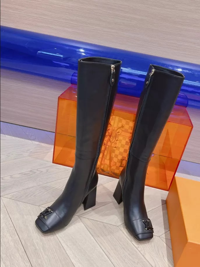 LOUIS VUITTON BOOT – WLS022