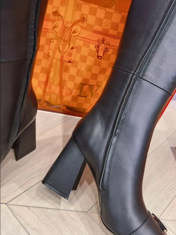 LOUIS VUITTON BOOT – WLS022