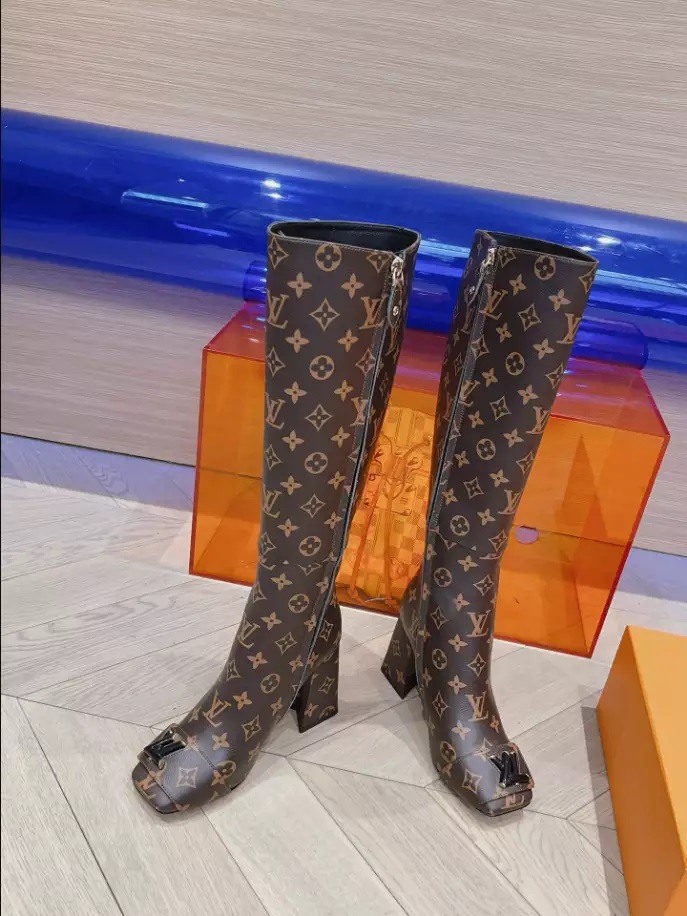 LOUIS VUITTON BOOT – WLS023